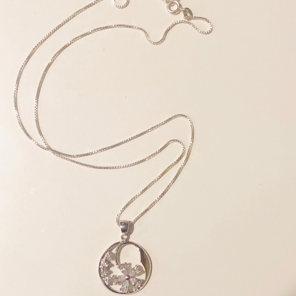 925 Sterling silver necklace flower shape